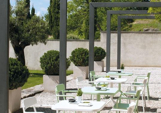 Стол от фабрики Emu модель 28GRACESQUAREBORDER +285