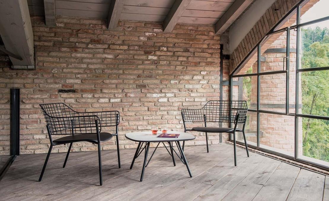 Кресло от фабрики Emu модель 617