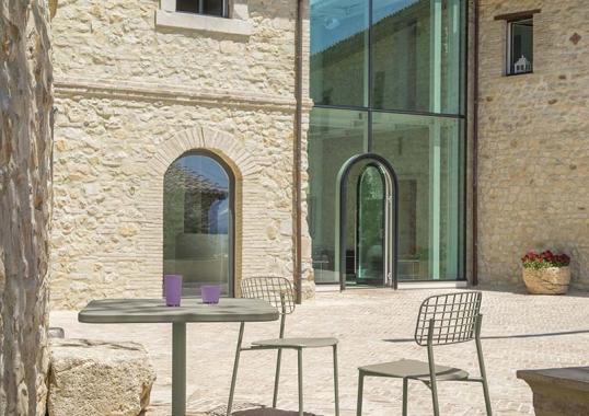 Стул от фабрики Emu модель 615