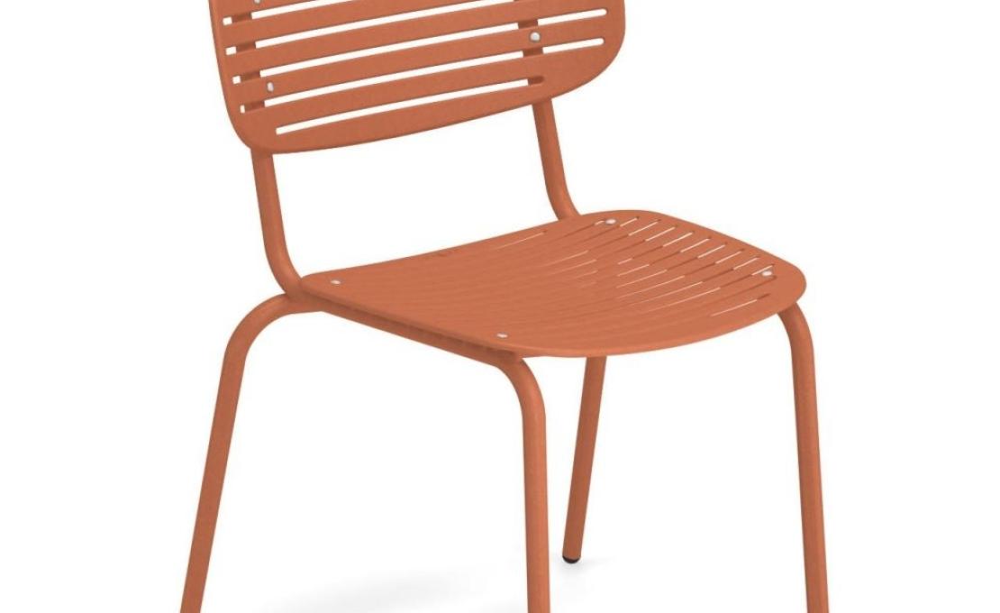 Стул от фабрики Emu модель Mom 