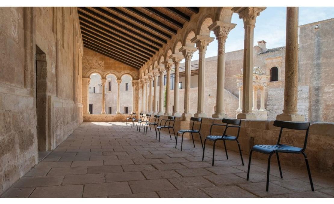 Стул от фабрики Emu модель 638