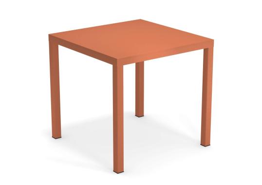Стол от фабрики Emu модель 85NOVATABLESQUARE