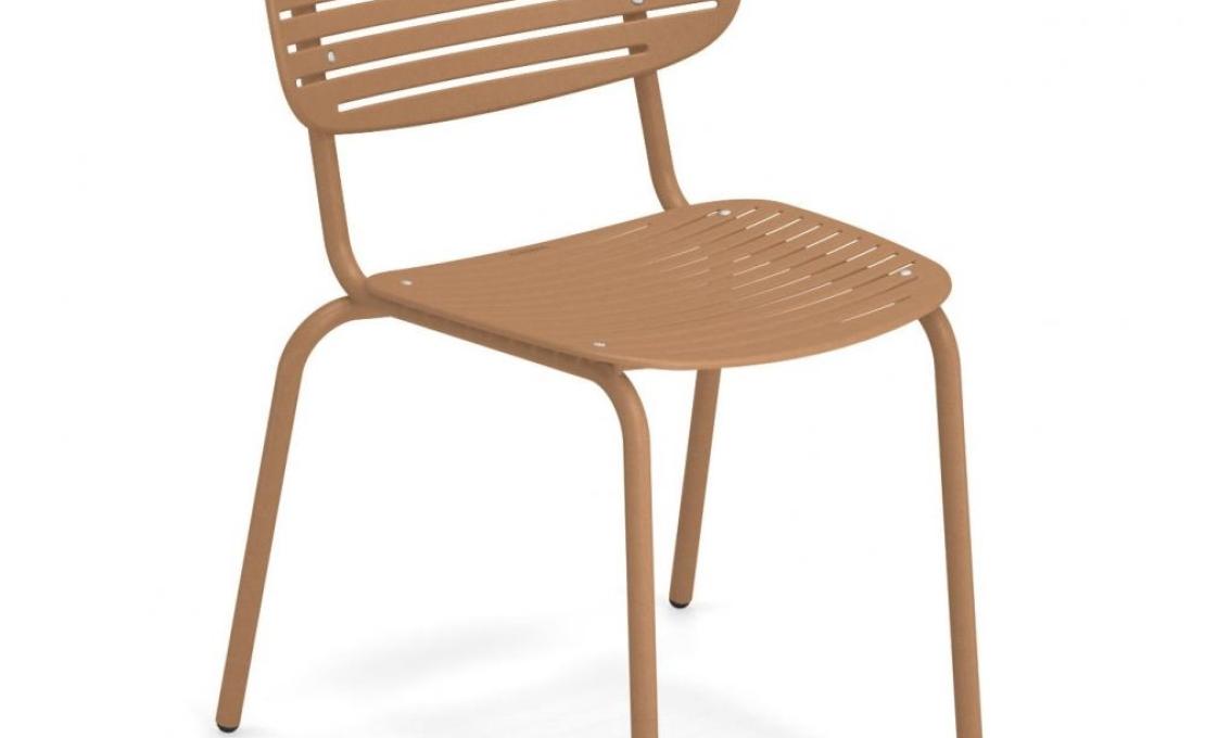 Стул от фабрики Emu модель Mom 