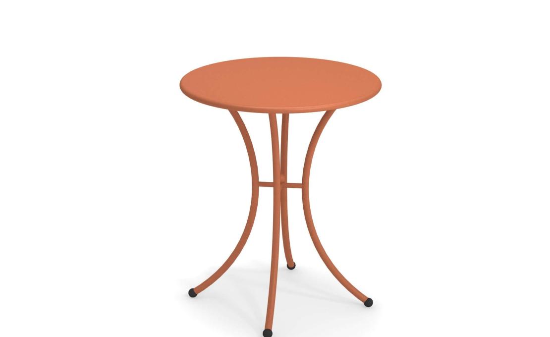 Уличный стол от фабрики Emu модель PIGALLE TABLE