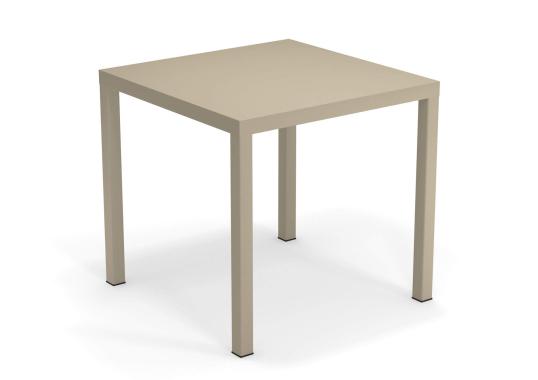 Стол от фабрики Emu модель 85NOVATABLESQUARE