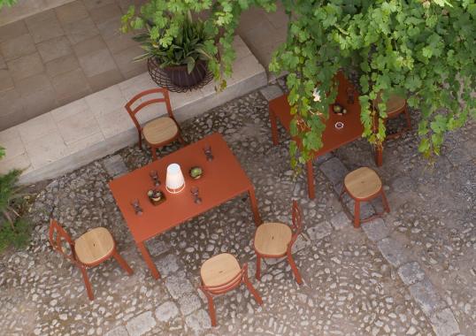 Стол от фабрики Emu модель 854