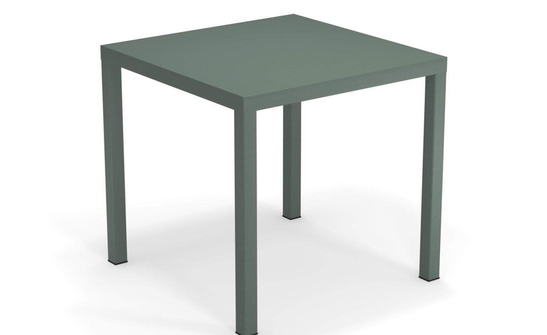 Стол от фабрики Emu модель 85NOVATABLESQUARE