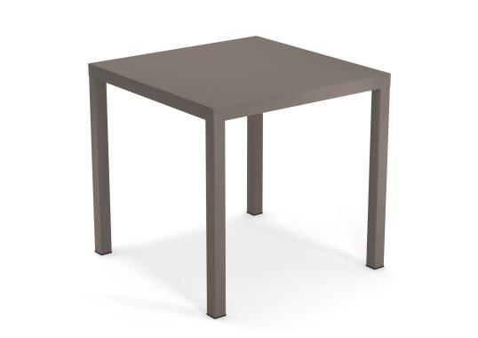 Стол от фабрики Emu модель 85NOVATABLESQUARE