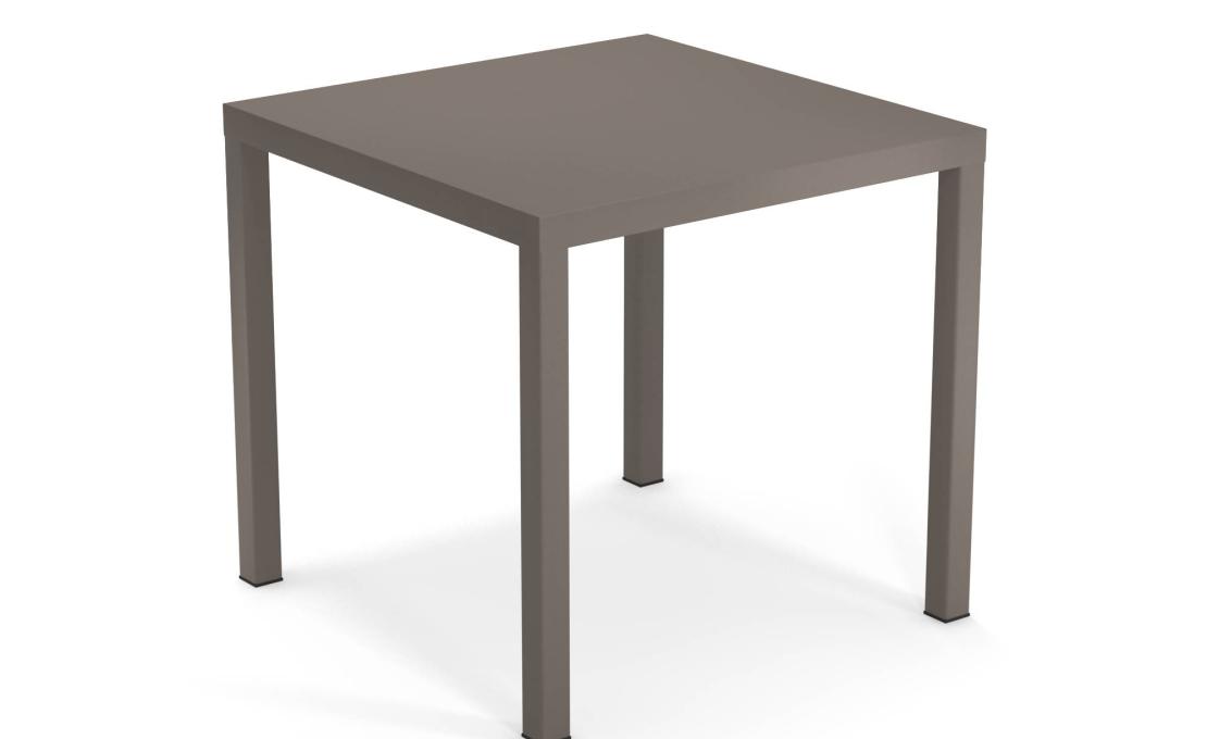 Стол от фабрики Emu модель 85NOVATABLESQUARE