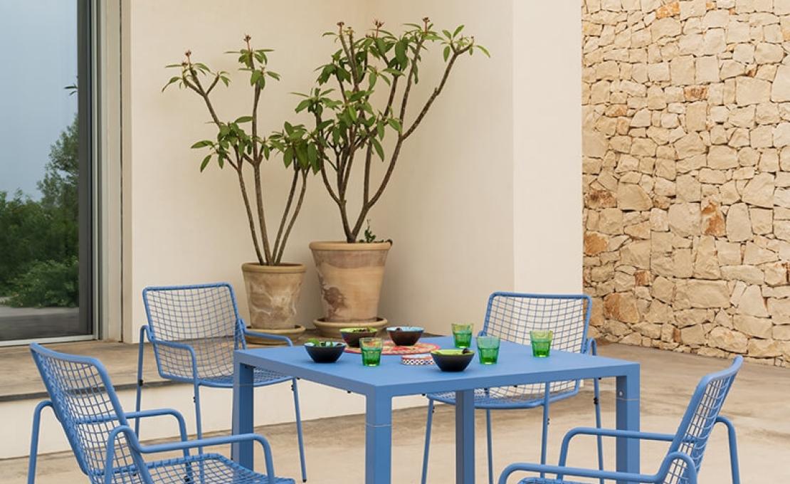 Стол от фабрики Emu модель 85NOVATABLESQUARE