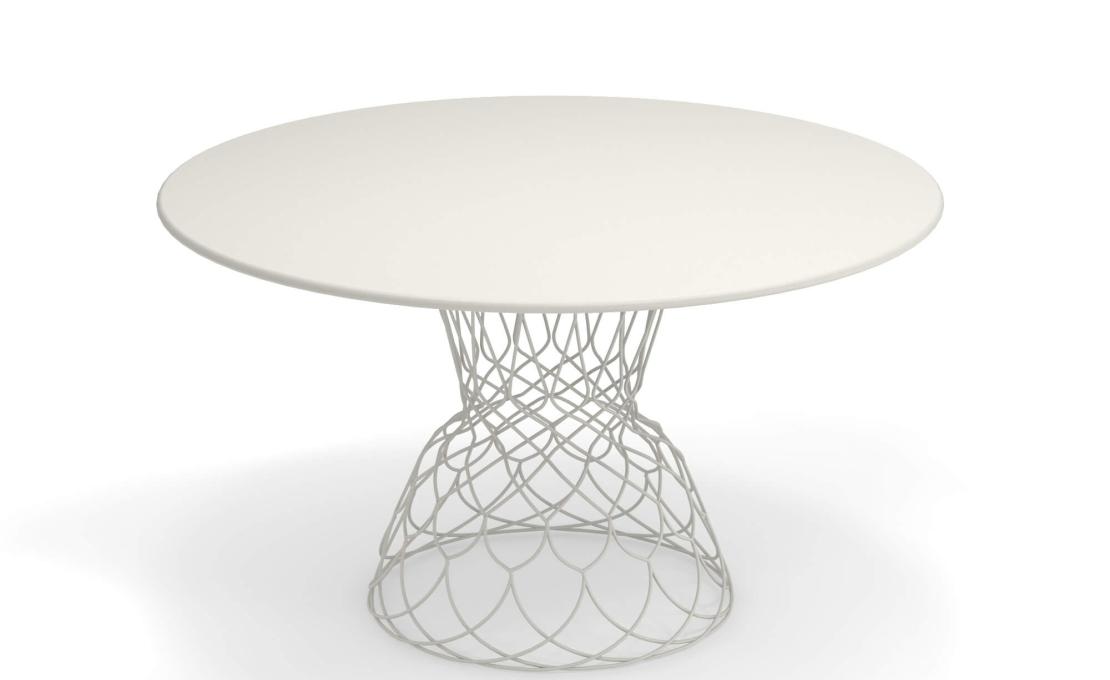 Уличный стол от фабрики Emu модель RETROUVEROUNDTABLE