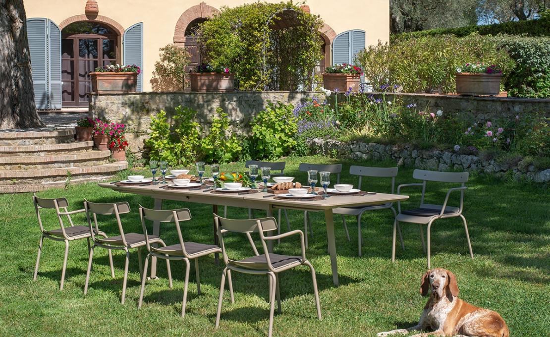 Стол от фабрики Emu модель 34PLUS4EXTENSIBLETABLE