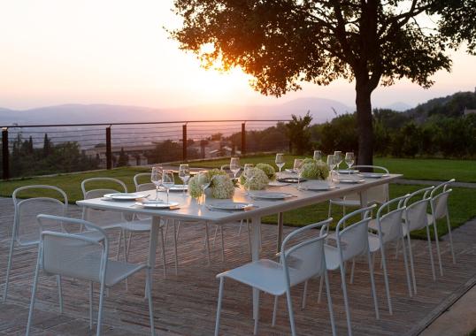 Стол от фабрики Emu модель 34PLUS4EXTENSIBLETABLE