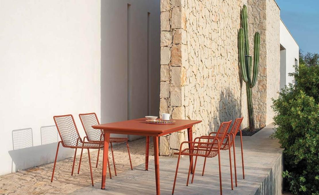 Уличный стол от фабрики Emu модель 3484