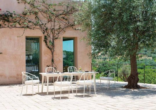 Уличный стол от фабрики Emu модель 3484