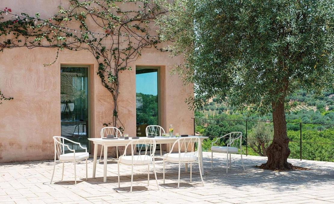 Уличный стол от фабрики Emu модель 3484