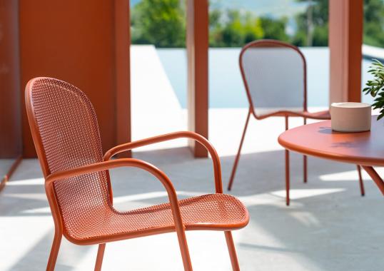 Кресло от фабрики Emu модель 458