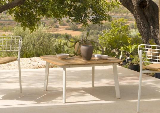 Уличный стол от фабрики Emu модель Shine 252