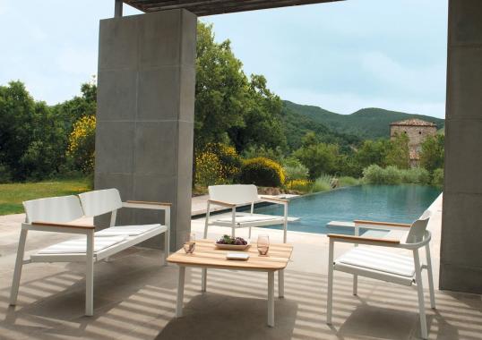 Уличный стол от фабрики Emu модель Shine 252