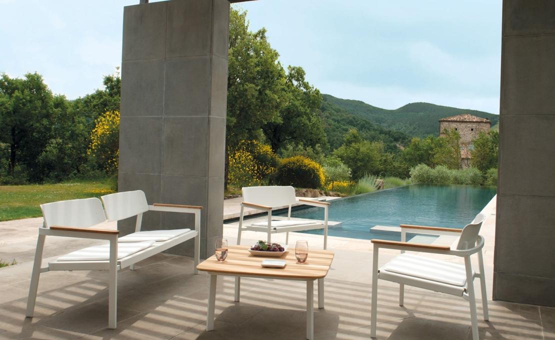 Уличный стол от фабрики Emu модель Shine 252