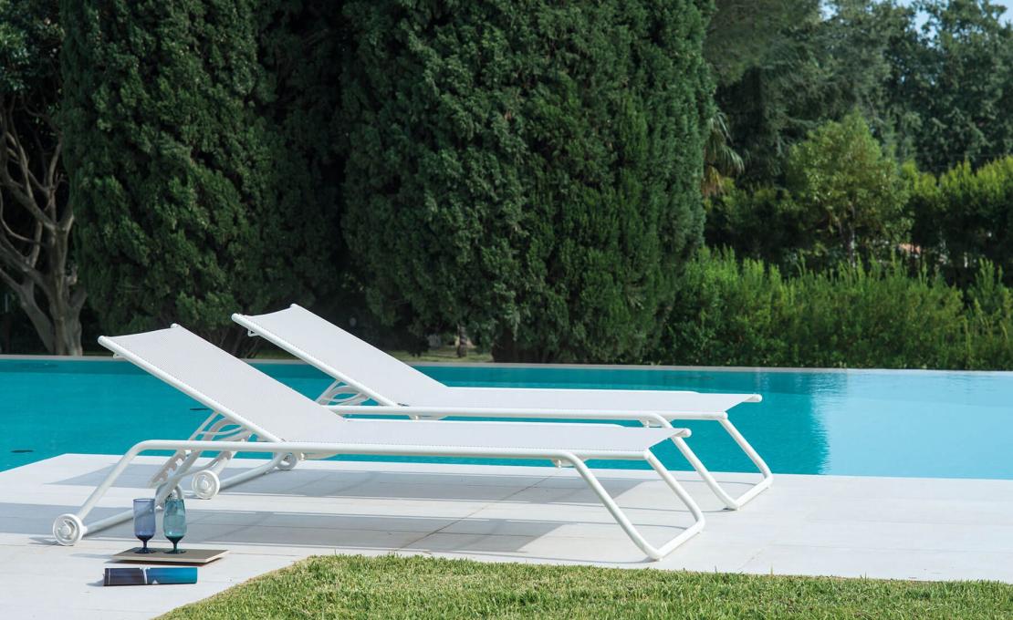 Шезлонг уличныйот фабрики Emu модель Snooze Sunbed