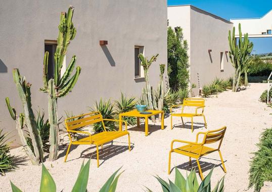 Уличный диван от фабрики Emu модель 166