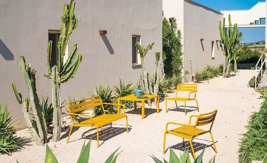 Уличный диван от фабрики Emu модель 166