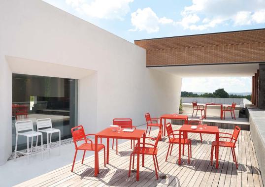 Барный стул от фабрики Emu модель 211 Urban 