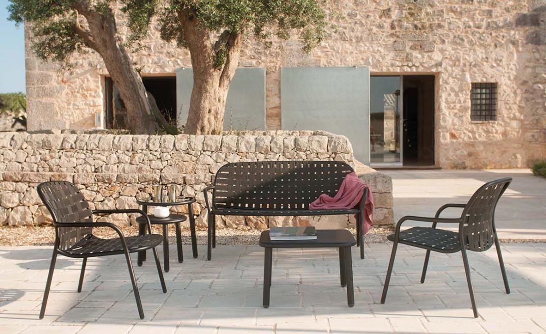 Уличный стол от фабрики Emu модель 507/509 YARDCOFFEETABLE