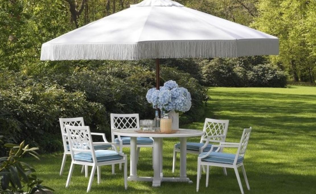 Уличный стол от фабрики Eichholtz модель Dining Table Bell Rive