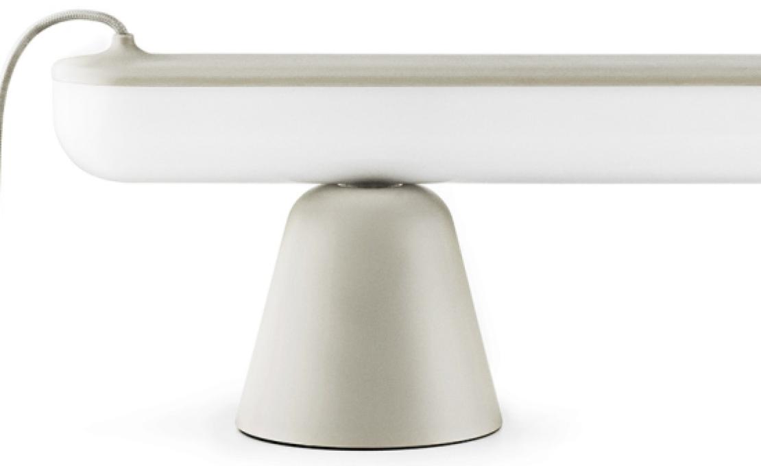 Настольная лампа от фабрики Normann Copenhagen модель 50212 Acrobat Table Lamp