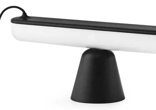 Настольная лампа от фабрики Normann Copenhagen модель 50212 Acrobat Table Lamp
