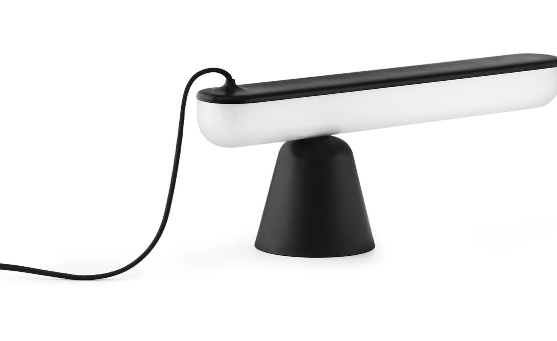 Настольная лампа от фабрики Normann Copenhagen модель 50212 Acrobat Table Lamp