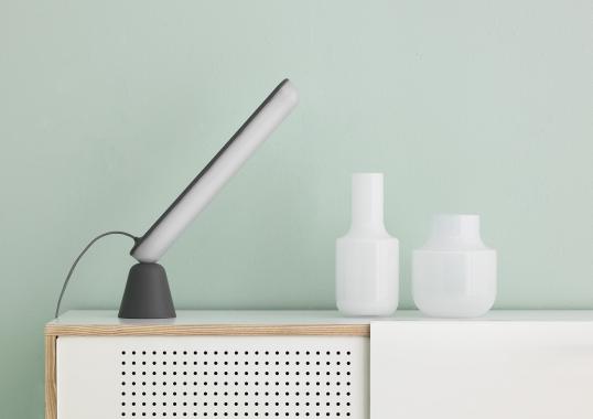 Настольная лампа от фабрики Normann Copenhagen модель 50212 Acrobat Table Lamp