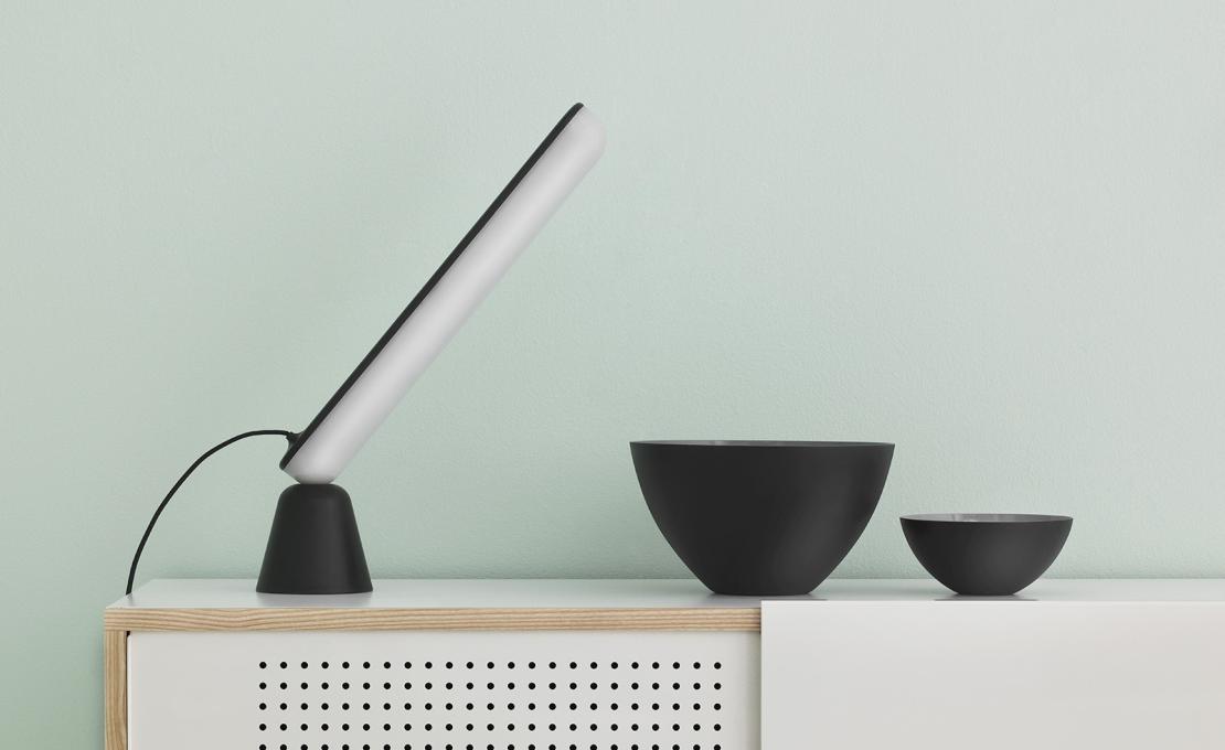 Настольная лампа от фабрики Normann Copenhagen модель 50212 Acrobat Table Lamp