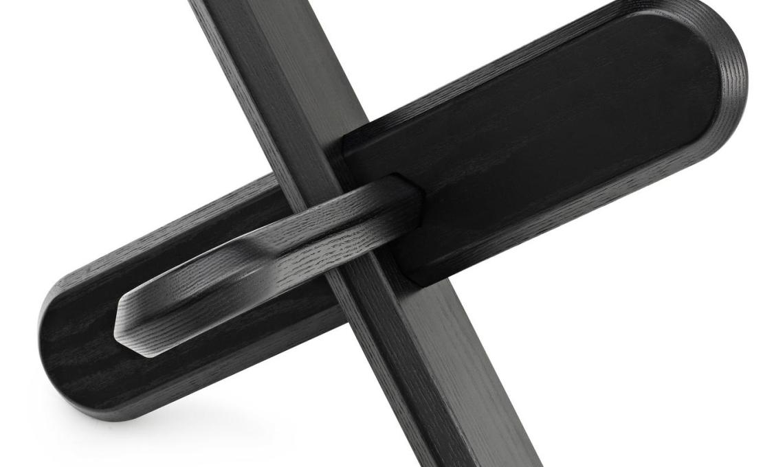 Журнальный столик от фабрики Normann Copenhagen модель 60224 Ding Table