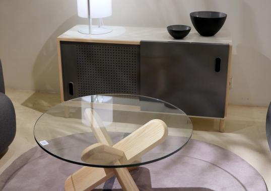 Журнальный столик от фабрики Normann Copenhagen модель 60224 Ding Table