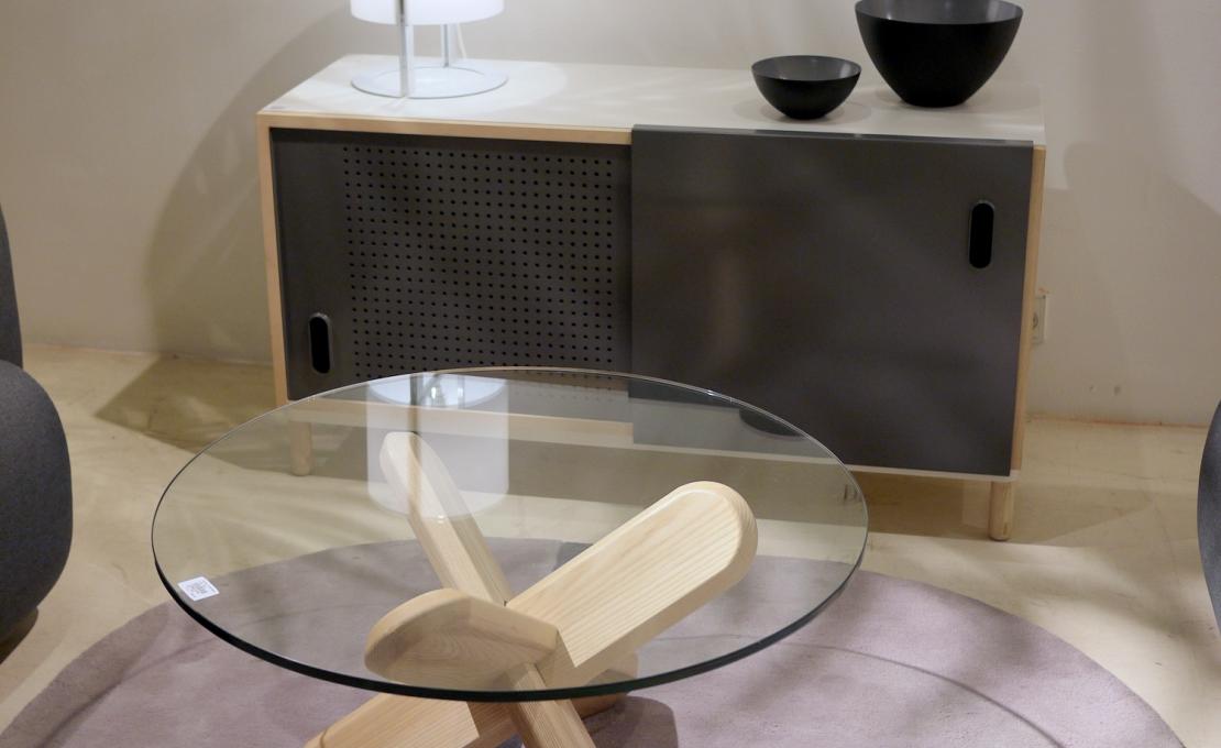 Журнальный столик от фабрики Normann Copenhagen модель 60224 Ding Table