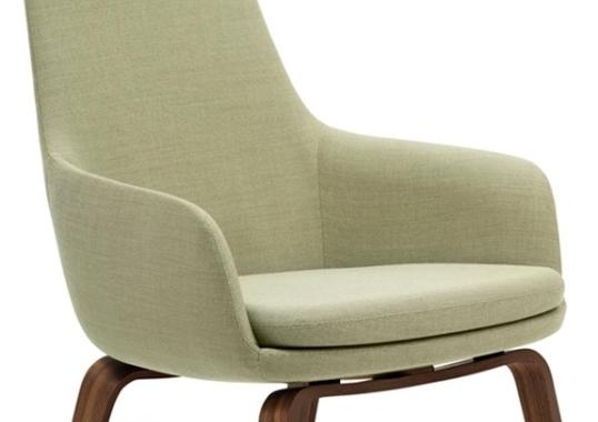 Кресло от фабрики Normann Copenhagen модель Era Lounge  High Wood Legs