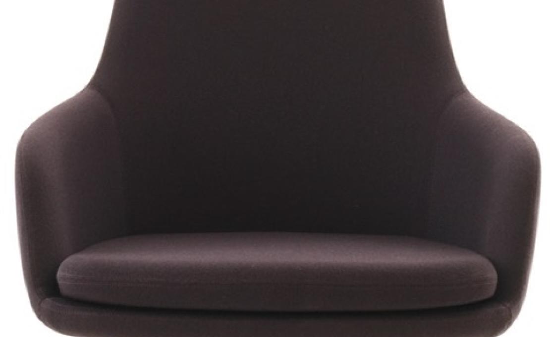 Кресло от фабрики Normann Copenhagen модель Era Lounge  High Wood Legs