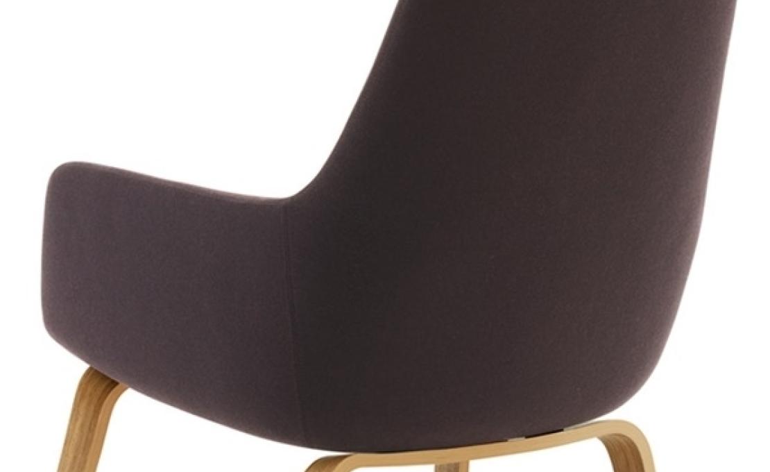Кресло от фабрики Normann Copenhagen модель Era Lounge  High Wood Legs