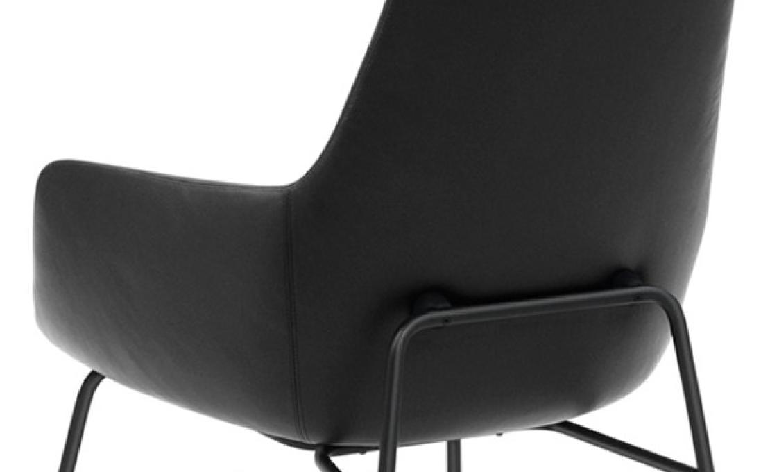 Кресло от фабрики Normann Copenhagen модель Era Lounge  High Steel Legs