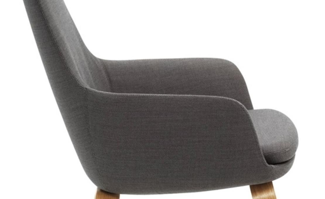Кресло от фабрики Normann Copenhagen модель Era Lounge  High Wood Legs