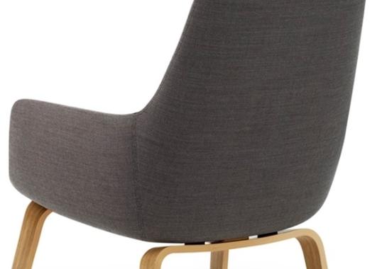 Кресло от фабрики Normann Copenhagen модель Era Lounge  High Wood Legs