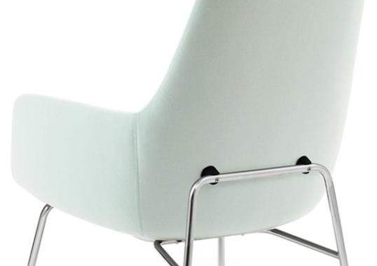 Кресло от фабрики Normann Copenhagen модель Era Lounge  High Steel Legs