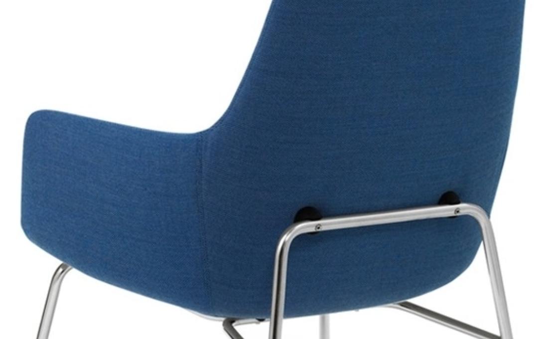 Кресло от фабрики Normann Copenhagen модель Era Lounge  High Steel Legs