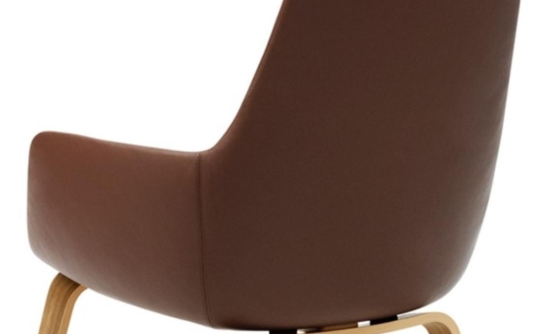 Кресло от фабрики Normann Copenhagen модель Era Lounge  High Wood Legs