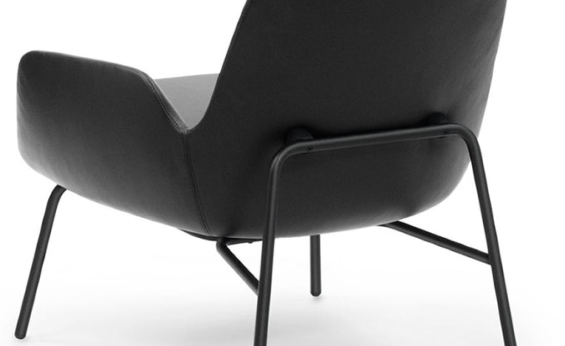 Кресло от фабрики Normann Copenhagen модель Era Lounge  Low Steel Legs