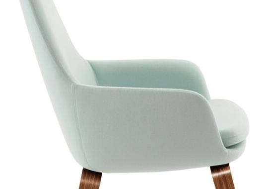 Кресло от фабрики Normann Copenhagen модель Era Lounge  High Wood Legs