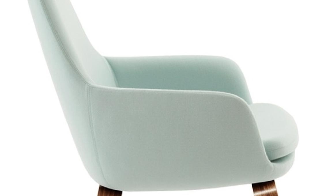 Кресло от фабрики Normann Copenhagen модель Era Lounge  High Wood Legs